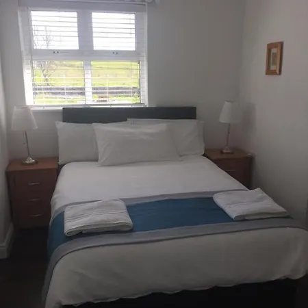 Toomullin House 3*