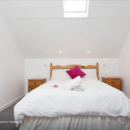 Toomullin House 3*